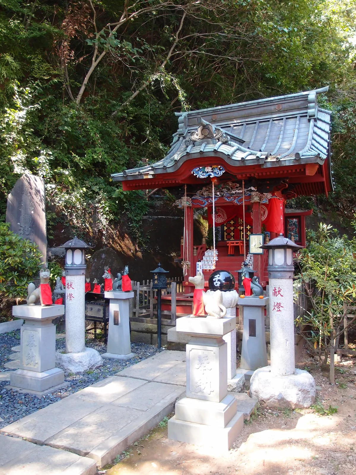 Shinto shrine @ Mount Takao, photographed along this Japanese food and travel route