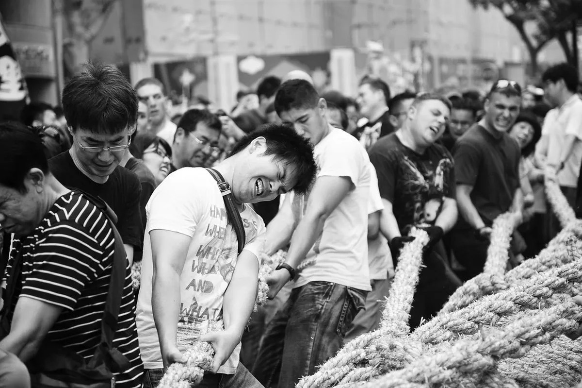 What Is the Naha Tug of War? — a scene in Naha