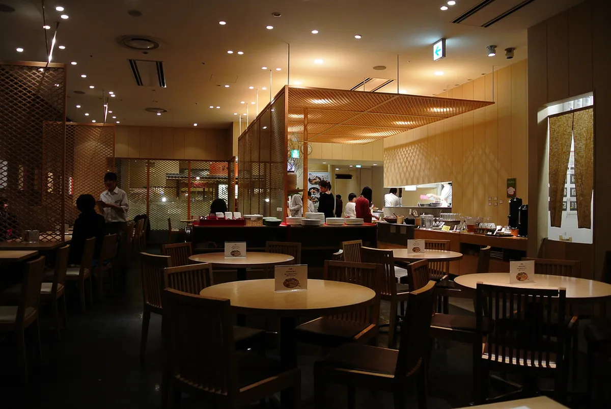 Top Stalls and Restaurants at Nijo Market in Sapporo