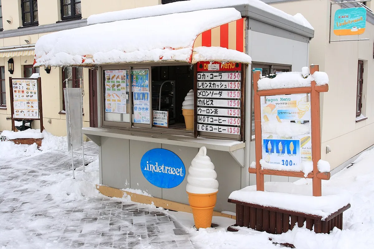 Enma yakisoba, Hokkaido seafood and onsen-ryokan food in Noboribetsu, Japan — 1