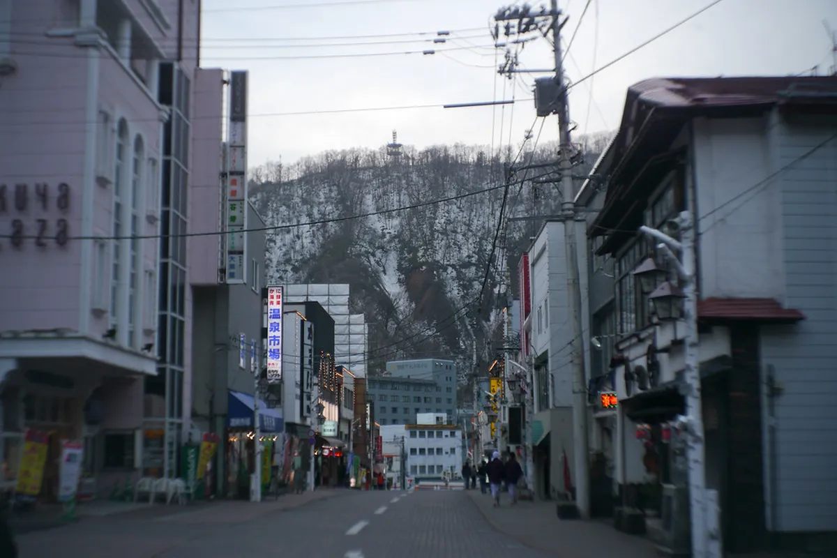 Getting to Your Ryokan: Bus, Car, and Airport Transfers in Noboribetsu