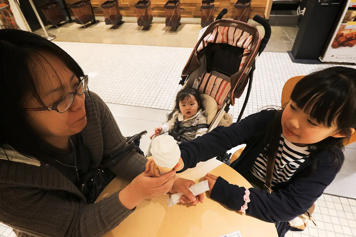 Hokkaido milk soft serve ice cream stand in Otaru, Japan — 1