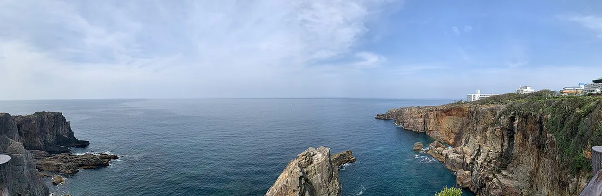 Sandanbeki cliffs Shirahama — 2