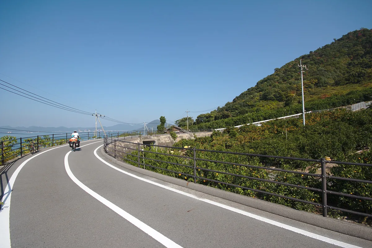 Shimanami kaidō to Tatara Bridge.jpg