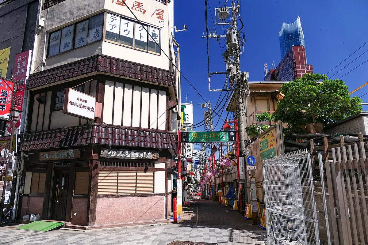 Lantern-lit alley of Golden Gai bars in Shinjuku, Tokyo, Japan — 2