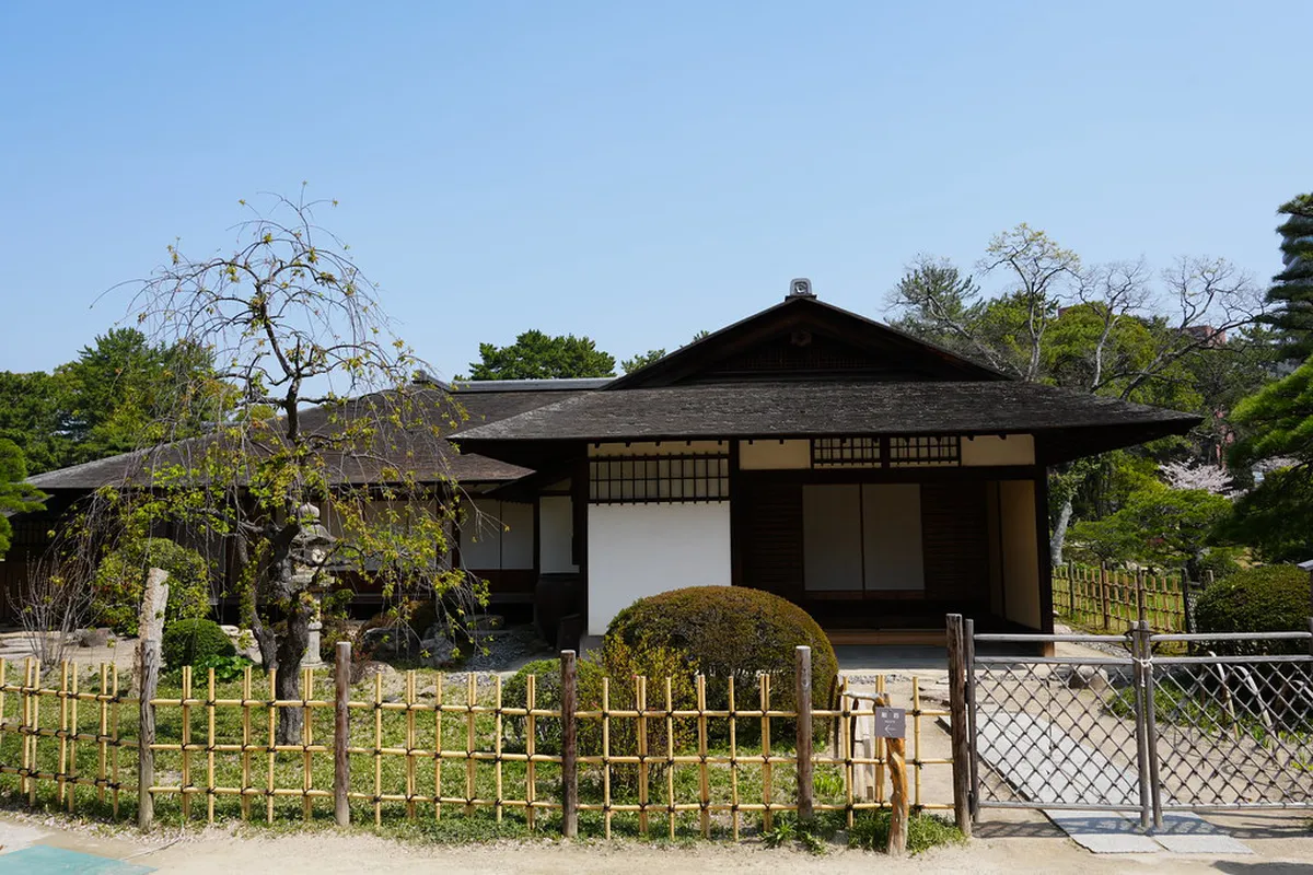 Seifukan tea house at Shukkeien garden in Hiroshima with traditional Sukiya-Zukuri architecture and pond views