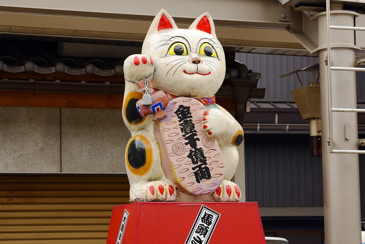 New Year Markets and Shinto Rituals in Takayama