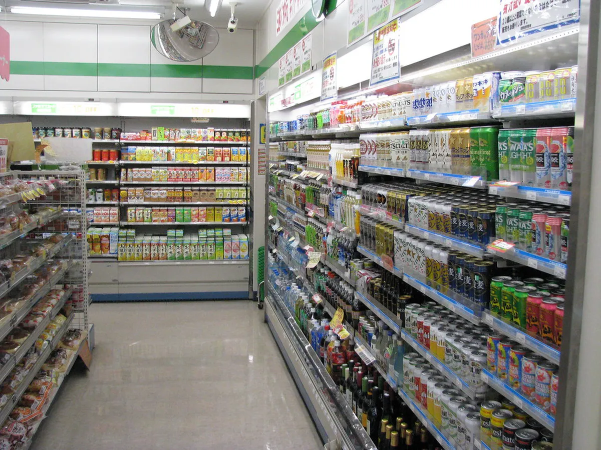 Food and Convenience Stores Near Nagai Station in Osaka