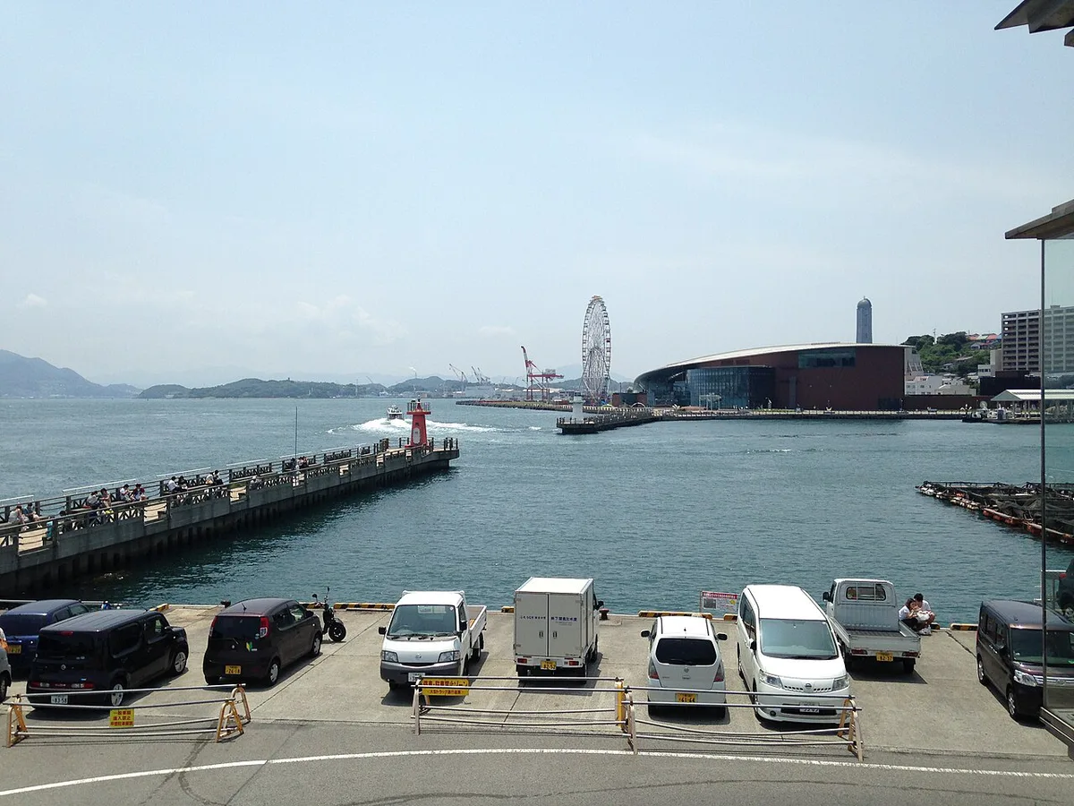 Kanmon Straits waterfront in Shimonoseki, Japan — 1
