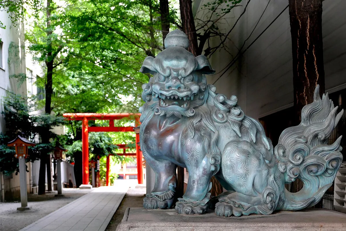 Hanazono shrine. Shinjuku. Tokyo. (42654941572) — 2