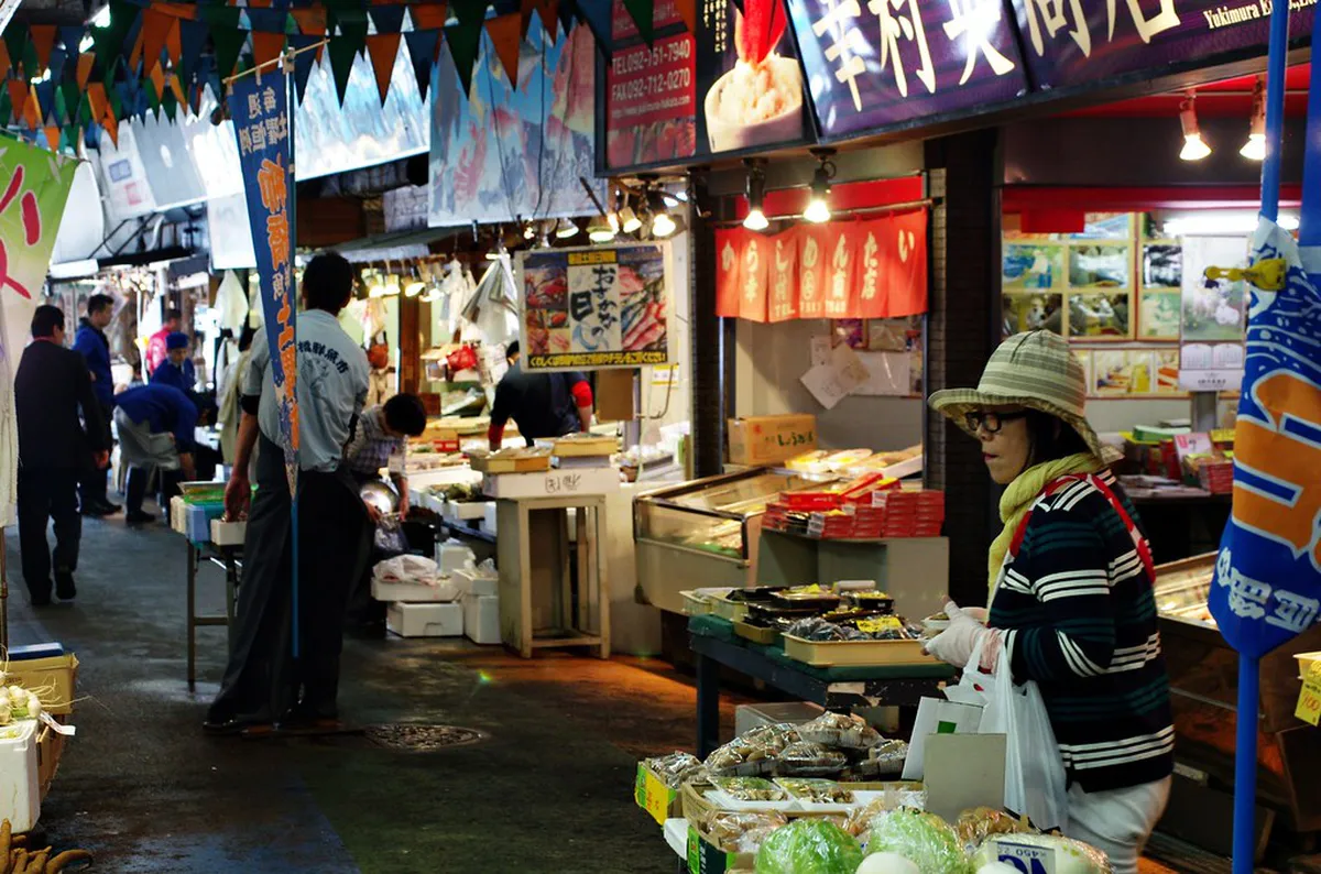 Getting to Yanagibashi Rengo Market: Location, Hours, and Access in Fukuoka