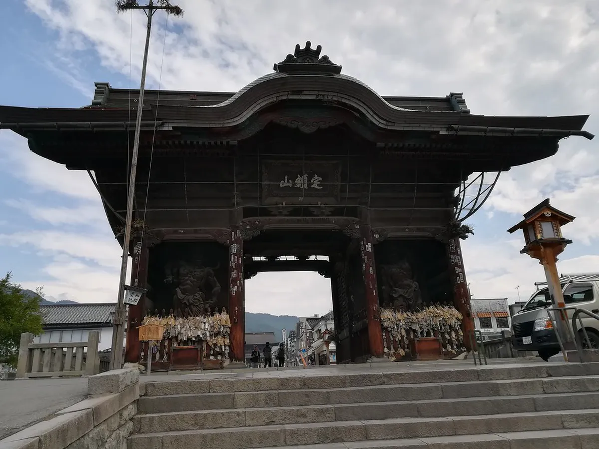 Beyond the Main Hall: Spiritual Experiences and Hidden Details — Nagano